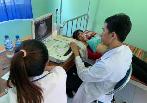 Khám phụ-sản miễn phí cho phụ nữ xã Đức Minh, huyện Mộ Đức