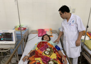 Cứu sống thành công sản phụ sinh con tại nhà bị băng huyết nặng