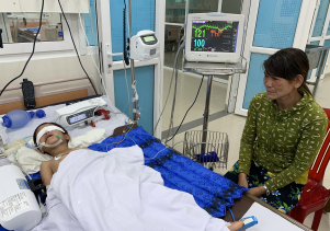 Hoàn cảnh đáng thương của cháu bé 4 tuổi bị viêm màng não, viêm phổi nặng