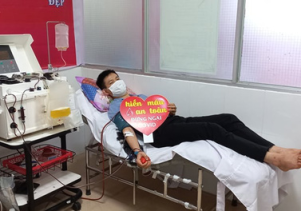 Bác sĩ trẻ hiến tiểu cầu cứu người