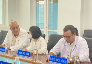 Trưởng đoàn y tế Cuba tại Việt Nam tới thăm Bệnh viện Sản-Nhi tỉnh