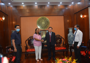 Chủ tịch UBND tỉnh Đặng Văn Minh: Yêu cầu chuyên gia y tế Cuba sớm chuyển giao kỹ thuật cao cho Bệnh viện Sản- Nhi tỉnh